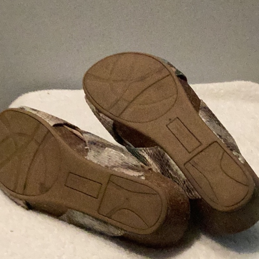 Snakeskin Patterned Slide Sandals - Picture 10 of 14